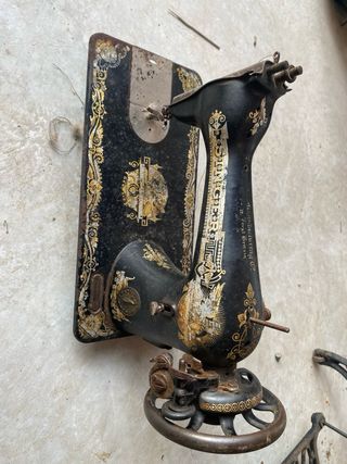 Máquina de coser Singer antigua