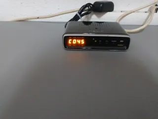 TDT Nevir con Mando y Cargador