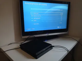 PS4 Slim 1TB Negra + Cables