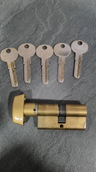Bombillo seguridad 5 llaves
