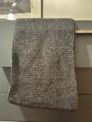 Sciarpa grigia ad anello