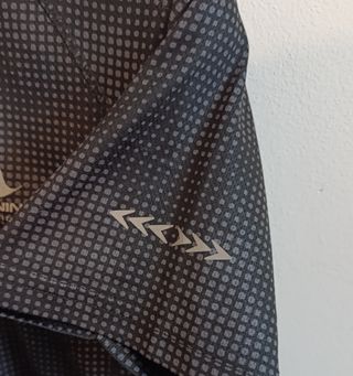 T-shirt sportiva uomo nera