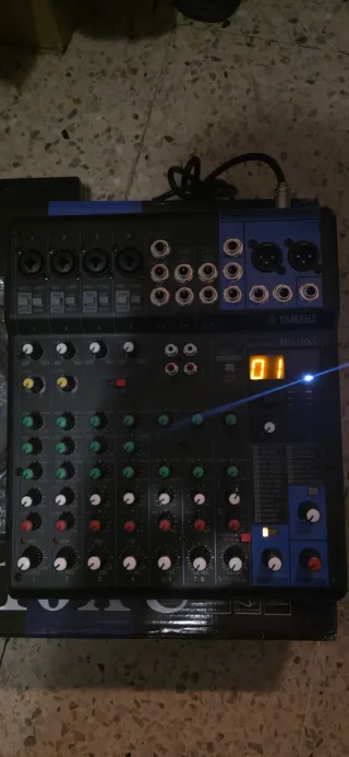 Mixer audio Yamaha MG10XU