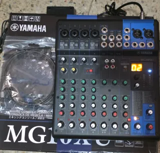 Mixer audio Yamaha MG10XU