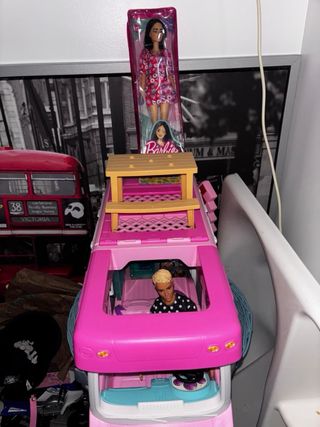 Set Barbie y Ken con caravana y descapotable