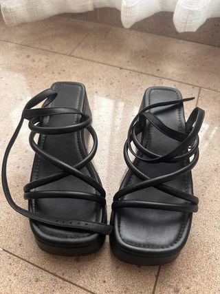 Sandalias negras de plataforma