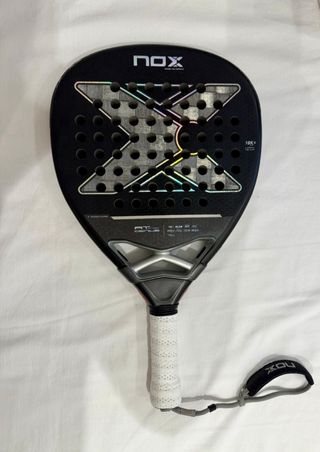 Pala NOX AT Attack Genius 18K Agustín Tapia