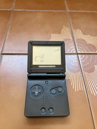 Nintendo Game Boy Advance SP Negra con cargador 