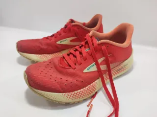 Brooks Deportivas Running Rojas y Beige