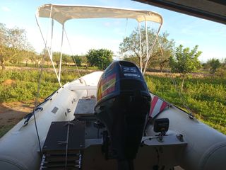 Barca semirrígida 4,20m 2015 + motor 25cv 4t