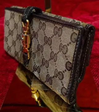 Cartera Gucci GG Monogram Dorada
