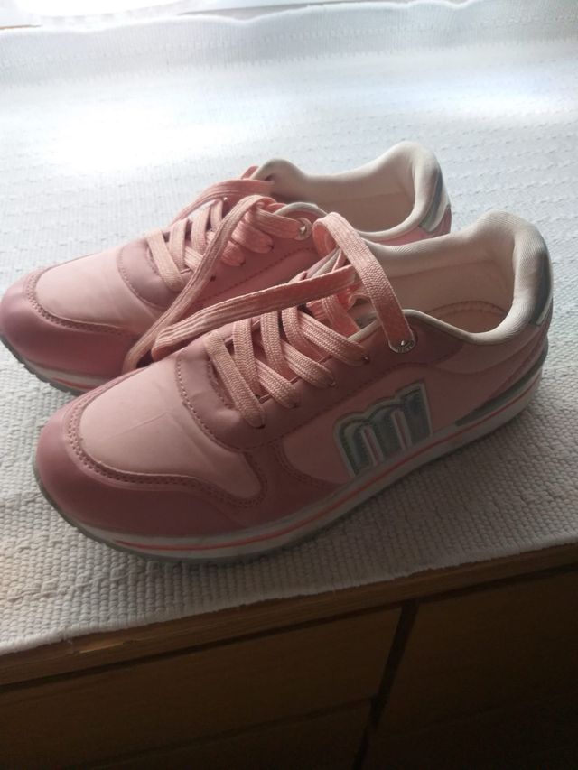 Zapatillas deportivas rosas