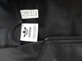 Chaqueta Adidas Negra con Rayas Blancas