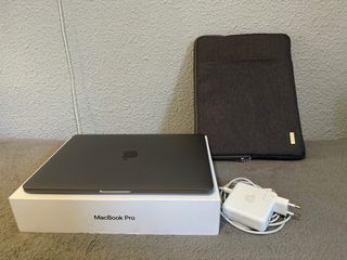 MacBook Pro 13 2019 4 Puertos
Gris Espacial