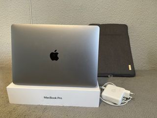MacBook Pro 13 2019 4 Puertos
Gris Espacial