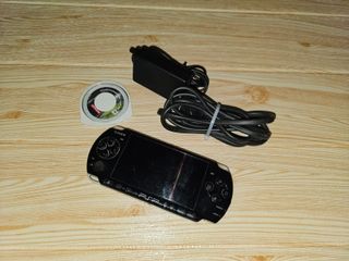 Consola PSP 3004 Negra + Cargador