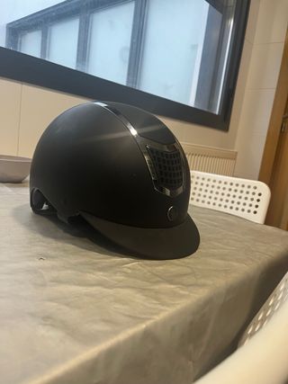 Casco equitación niños con muy poco uso.