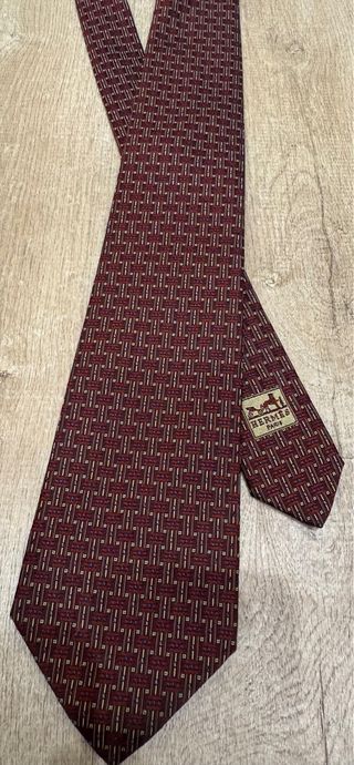 Corbata Hermès 100% Seda color Burdeos