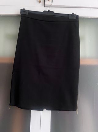 Falda elástica negra