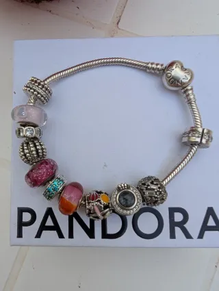Pulsera Pandora Corazón y Charms