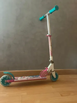 Patinete infantil con diseño de unicornio