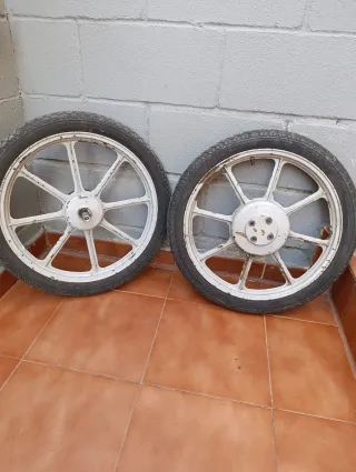 Ruedas Vespino