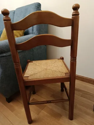 2 Sillas de Madera con Asiento de Yute