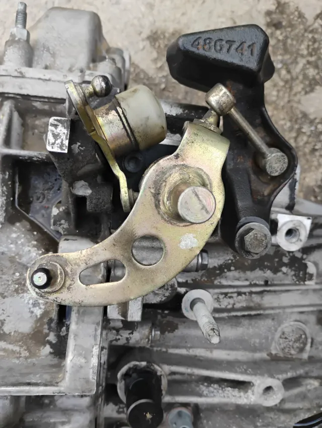 Caja de cambios 6 velocidades 9643921680 20mb02