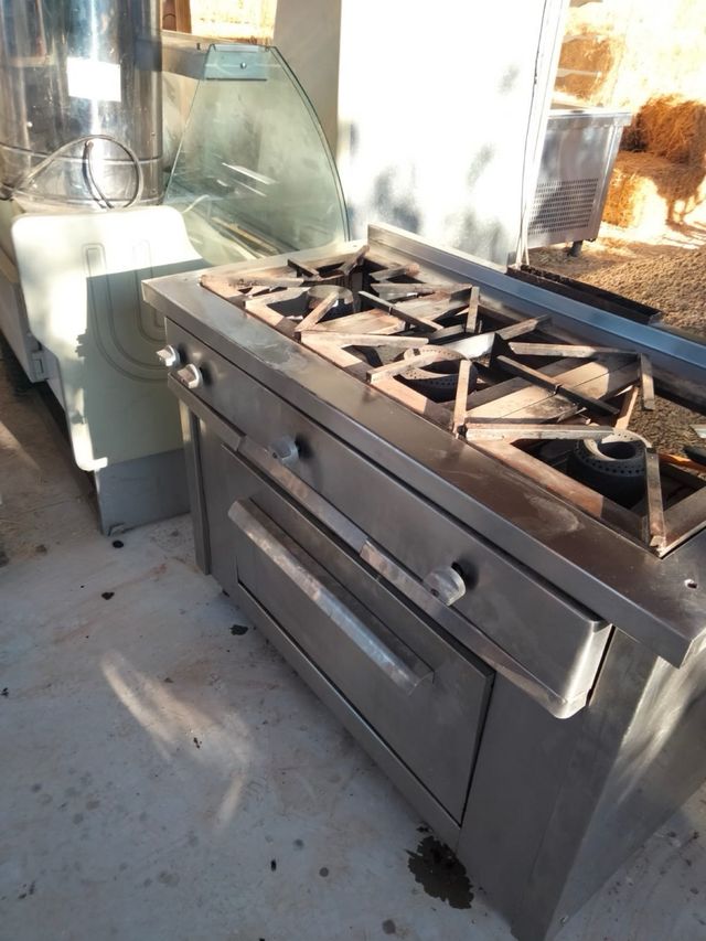 Cocina 3 fuegos con horno