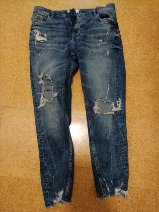 Pantalón PULL&BEAR Skinny Roto Talla 42