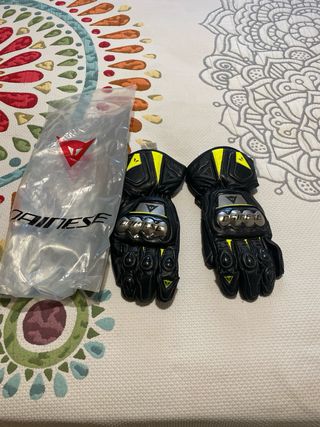 Guantes Dainese Moto Negros y Amarillos