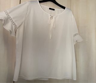 Blusa blanca manga volantes