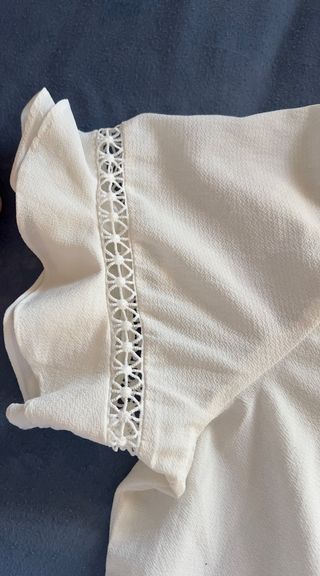 Blusa blanca manga volantes