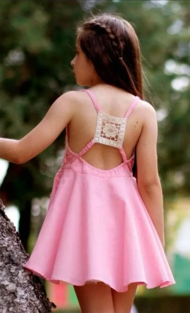 Vestido verano niña Nekenia rosa bordado