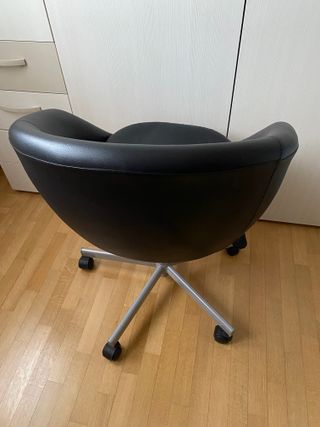 Sedia da scrivania girevole nera