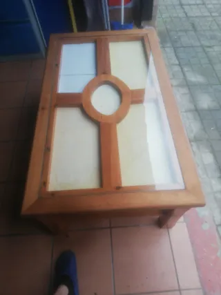 Mesa  de centro de madera y cristal hecha a mano
