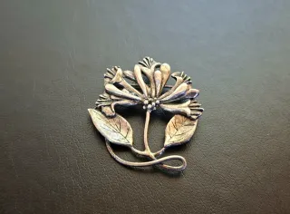 Broche antiguo Madreselva 