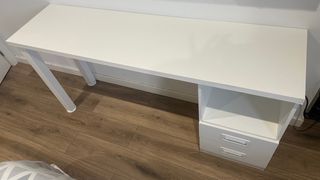 Escritorio Blanco con Cajones