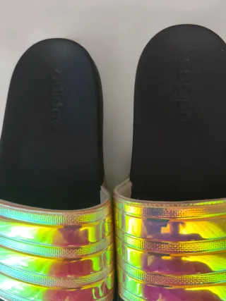 Chanclas Adidas  unisex Holográficas Talla 37