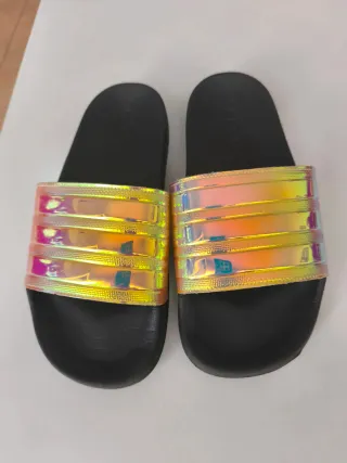 Chanclas Adidas  unisex Holográficas Talla 37