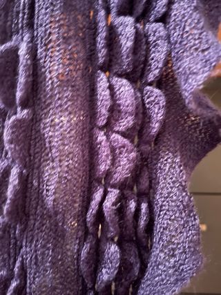 Sciarpa viola con lavorazione a nido d'ape