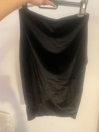 Falda de terciopelo negra