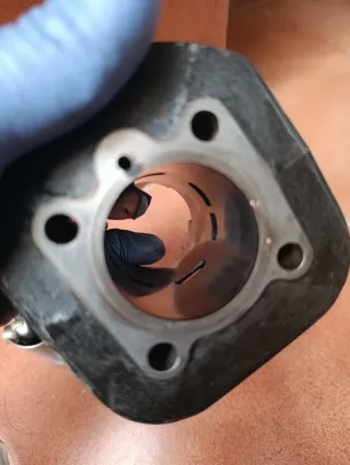 Cilindro  y Pistón Metra kit de 65 cc.