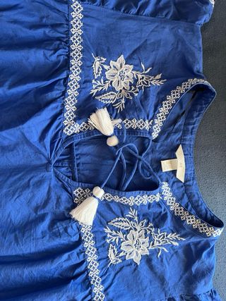 Blusa H&M azul bordada floral