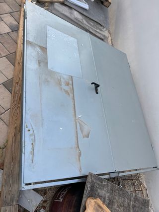 Puerta doble de chapa