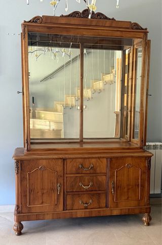 Muebles madera maciza vitrina y bufet con espejo 