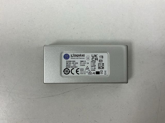 Disco Duro Portátil Kingston XS2000 1TB