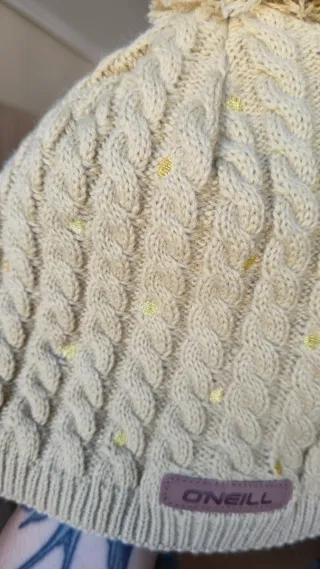 Gorro O'Neill Beige/Amarillo con pompón