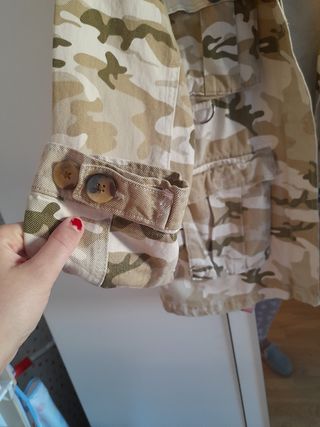 Chaqueta camuflaje Bershka