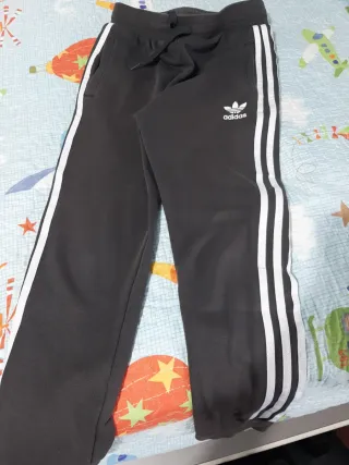 Pantalón chándal Adidas Talla 152